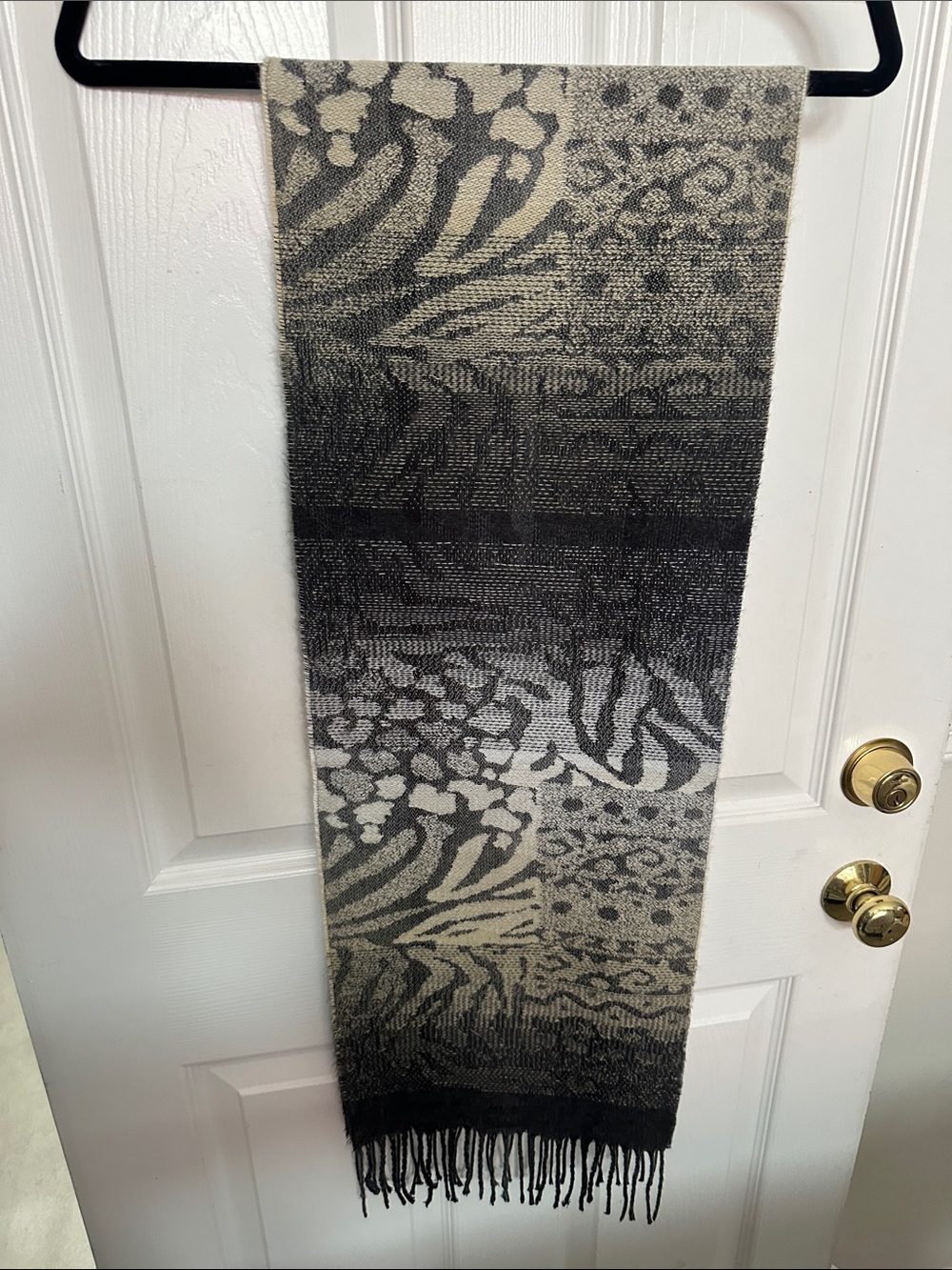 Super soft Animal Print Ombre Scarf in Black and Cream